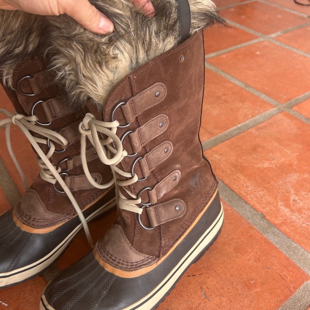 Sorel ‘Joan of Arc’ Brown and Black Winter Rain Boots, Size 9